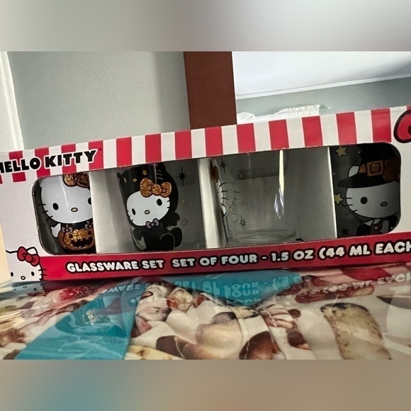 Sanrio Hello Kitty Halloween Shot Glass Set of 4 Boxed Set - Picture 2 of 2